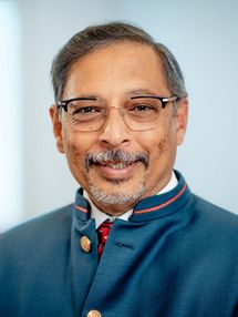 Dr. med. Suhail Nazir Dr. med. Suhail Nazir