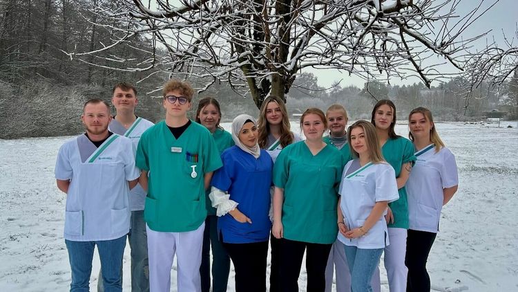 Praxisnah lernen: Auszubildende übernehmen für zwei Wochen Stationsverantwortung im MEDICLIN Reha-Zentrum Plau am See